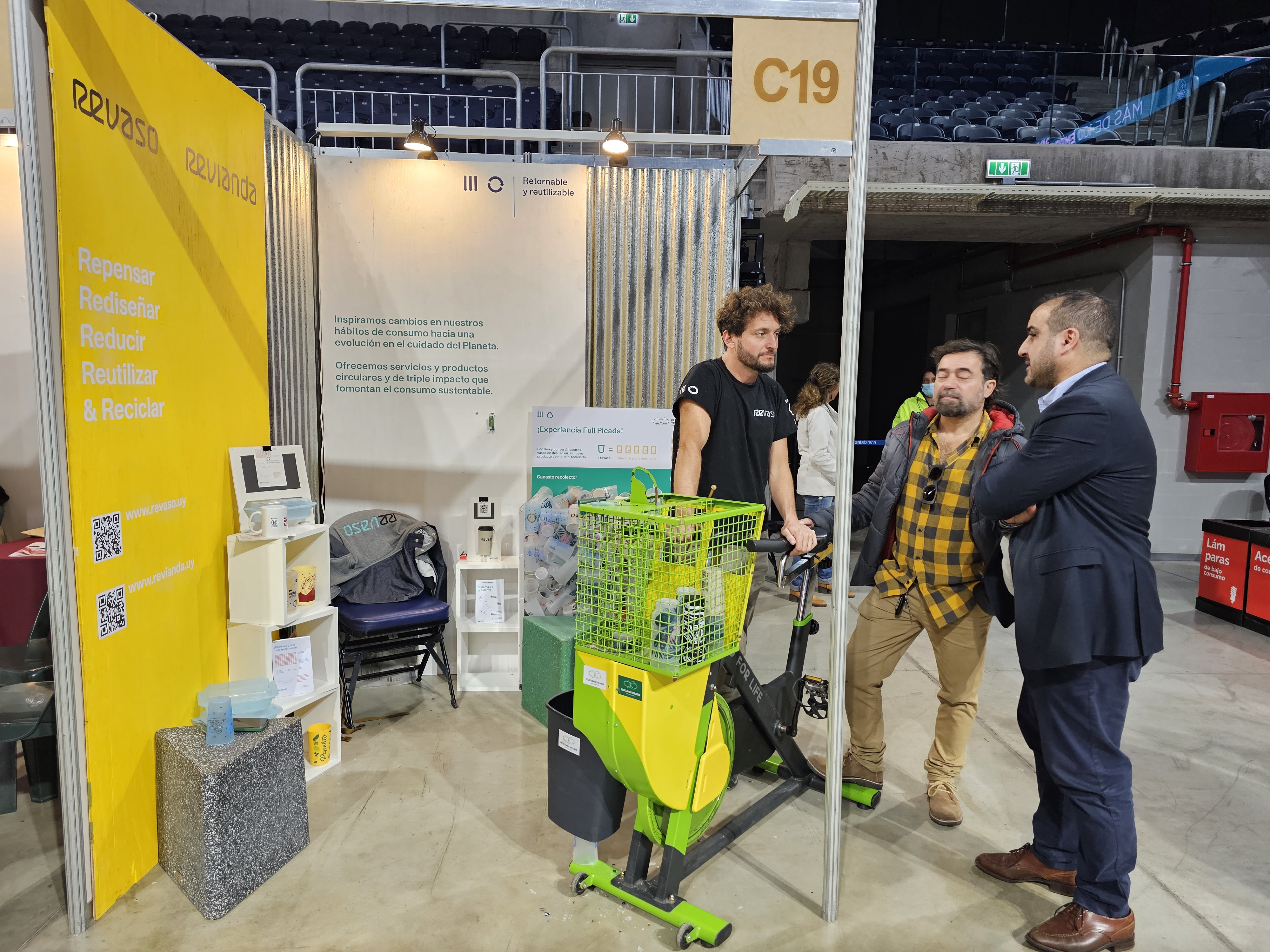 Emprendimientos acelerados por Impulsa Industria expusieron en la Expo Uruguay Sostenible 2023